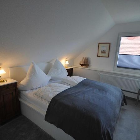 Nr 28 - Ferienwohnung Am Yachthafen Harlesiel Esterno foto