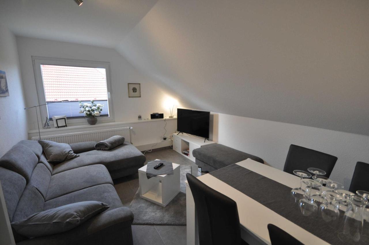 Nr 28 - Ferienwohnung Am Yachthafen Harlesiel Esterno foto