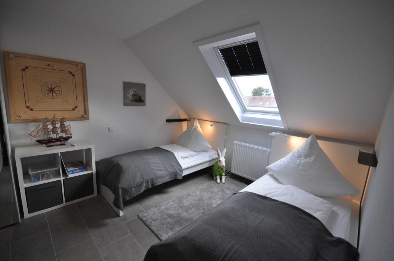 Nr 28 - Ferienwohnung Am Yachthafen Harlesiel Esterno foto